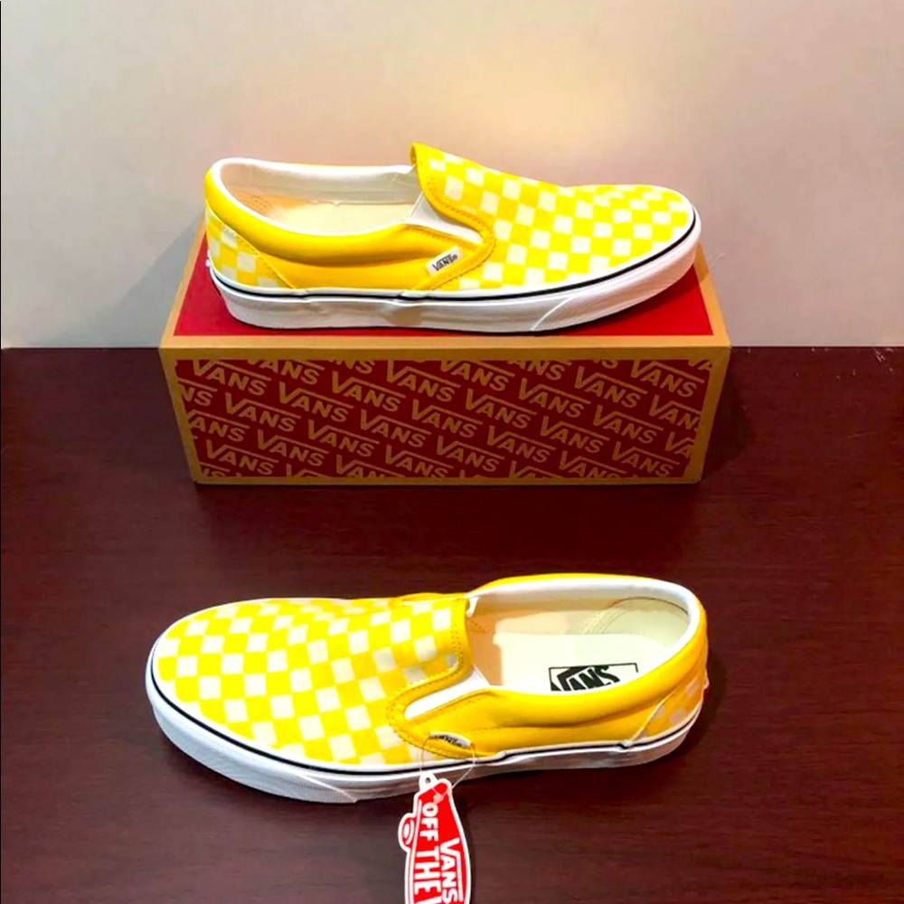 🏈🏈NWT Size 11.5 Men’s New Never Worn Van’s Yellow Shoe’s. Comfortable Casual - Picture 3 of 8